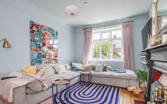 Charming 3BD Oasis 3 Min Walk From Beach Front!