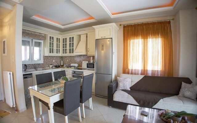 Venia House Marathos