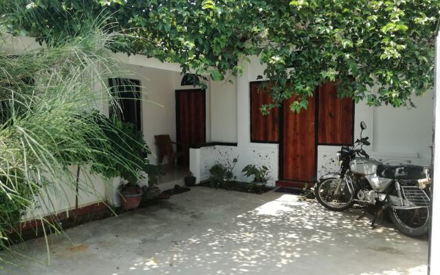 20 House Arugam