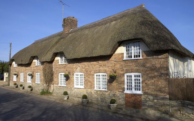 Yalbury Cottage