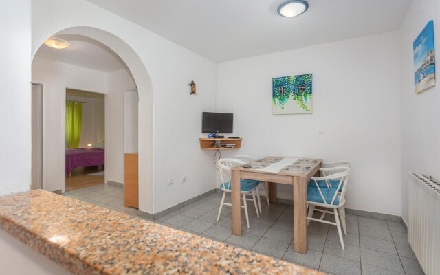 Amazing Home in Malinska With Wifi and 2 Bedrooms