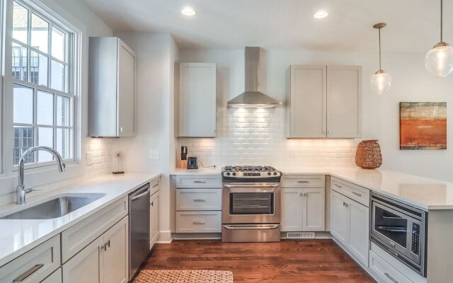 Luxury Home Blocks from Downtown by RedAwning