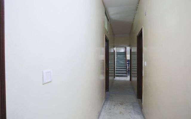 OYO 38417 Silver Villa