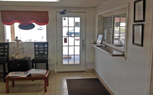 Country Hearth Inn & Suites - Delmar