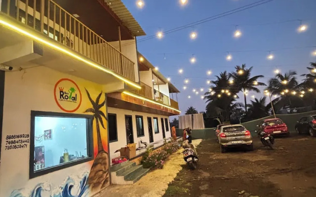 sea royal rooms and cafe