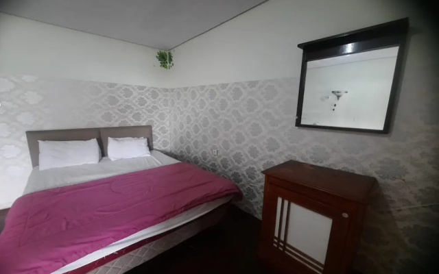 Capital O 93733 Hotel Linggarjati Kuningan