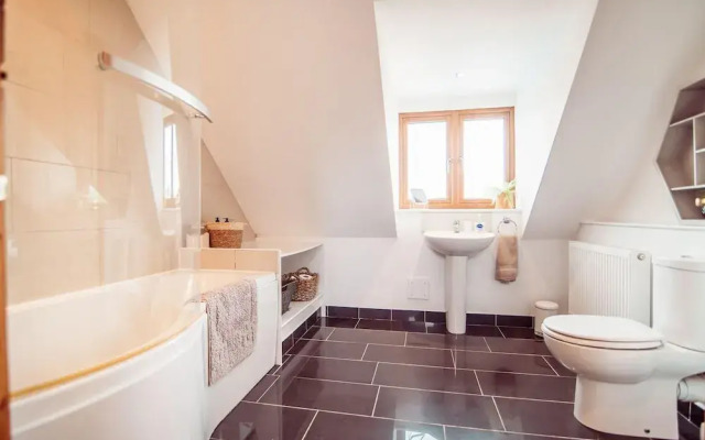 Threeways Retreat With Heated Swimming Pool