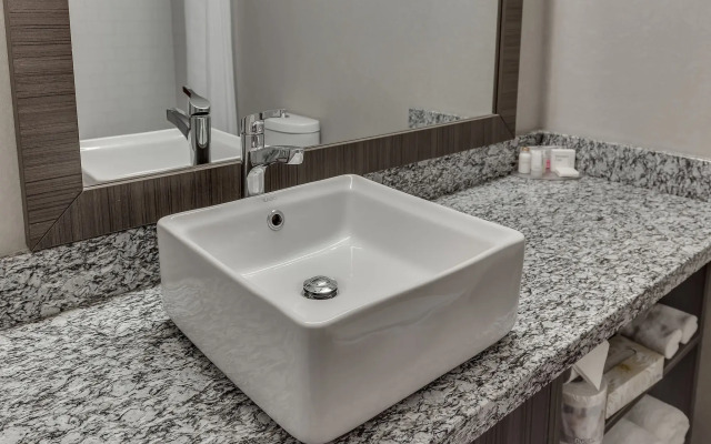 Home Inn & Suites Saskatoon South