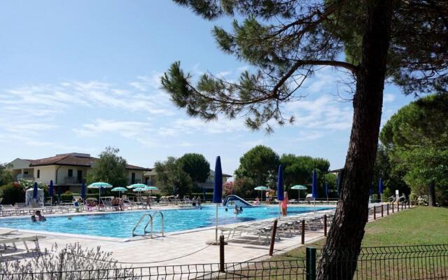 Nice villa in Caorle with shared pool
