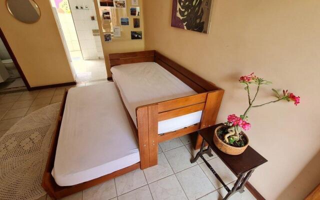 Casa de 2 Suítes com Internet Rápida e Comodidades
