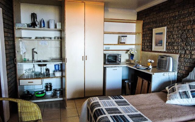 Amzee Bokmakierie Guest House