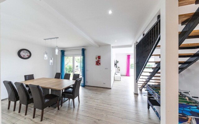 Beautiful Home in Kastel Kambelovac With Wifi and 4 Bedrooms