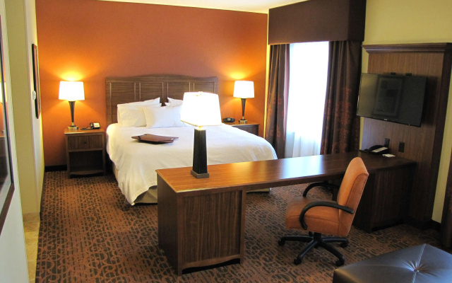 Hampton Inn & Suites Jamestown, ND