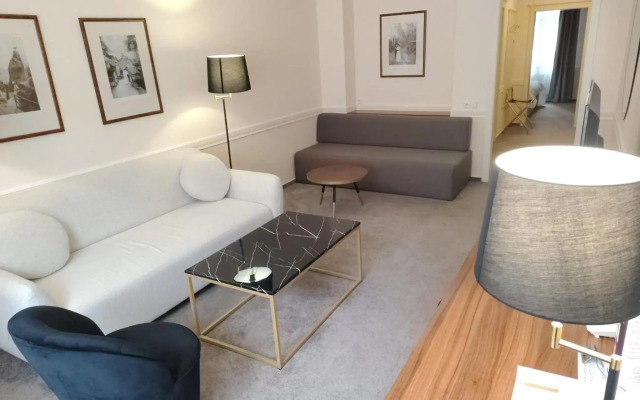Hotel Embassy