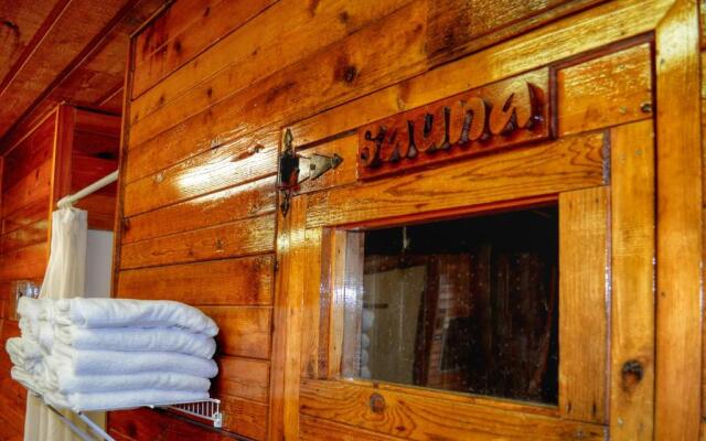 Thunderbird Lodge