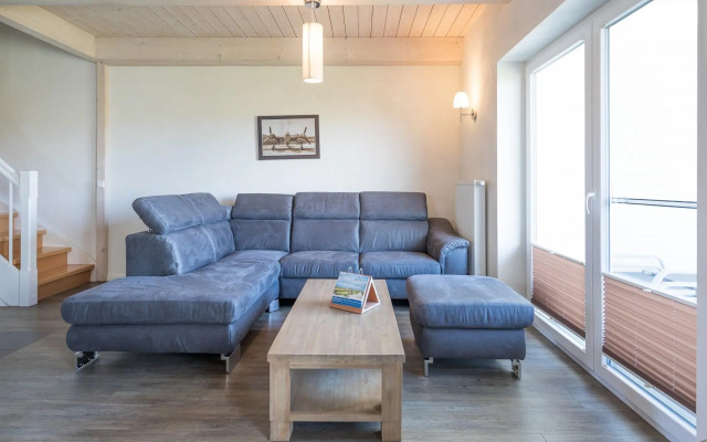 Exclusively furnished 5-star holiday home near the beach.