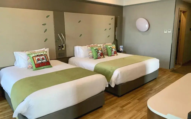 Wuzhitong Hotel (Chengdu Qilong Subway Station)