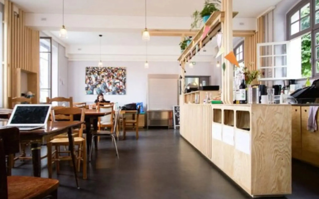 Hostel La Maison Montreau