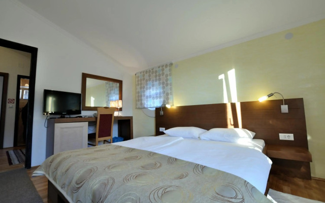 Hotel Djuric