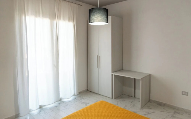 Residence con Piscina e Giardino