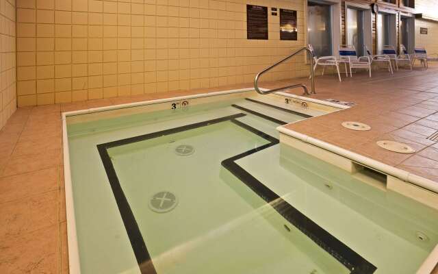 AmericInn by Wyndham Bay City