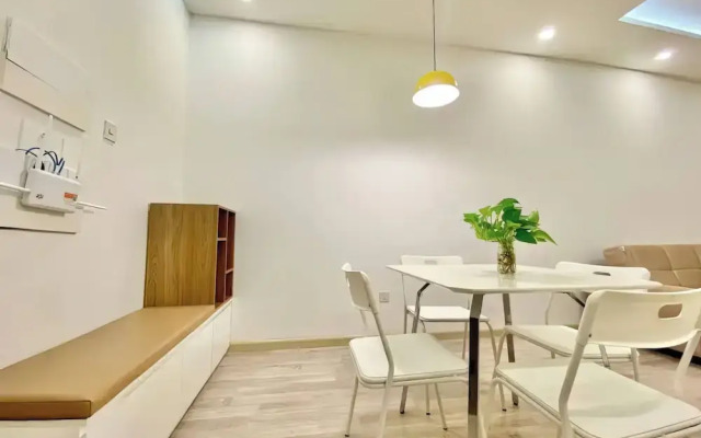 Modern Apartment - Garden Gate