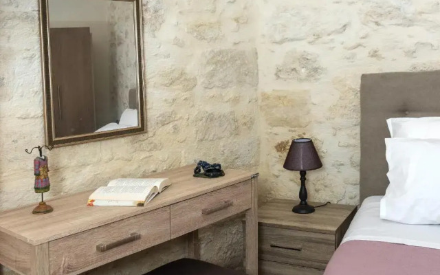 2 bedrooms appartement with enclosed garden and wifi at Ρούστικα