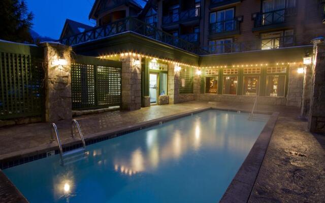 Pinnacle Hotel Whistler Village