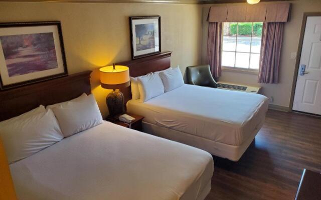 Colonial House Motel