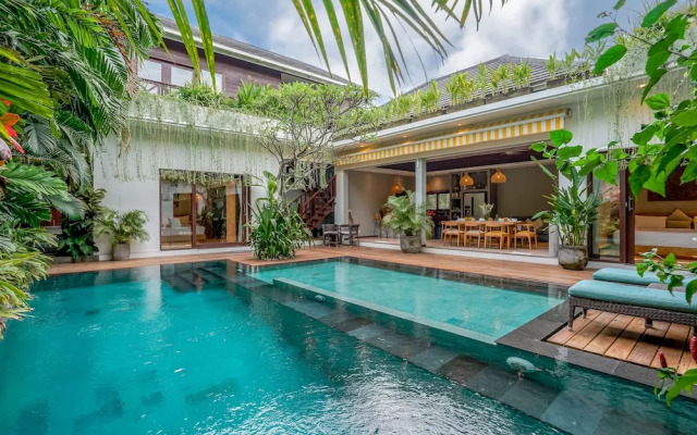 Frangipani Villa Putih at Berawa