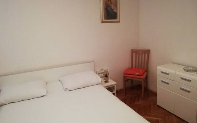 Apartment and Rooms Ruza