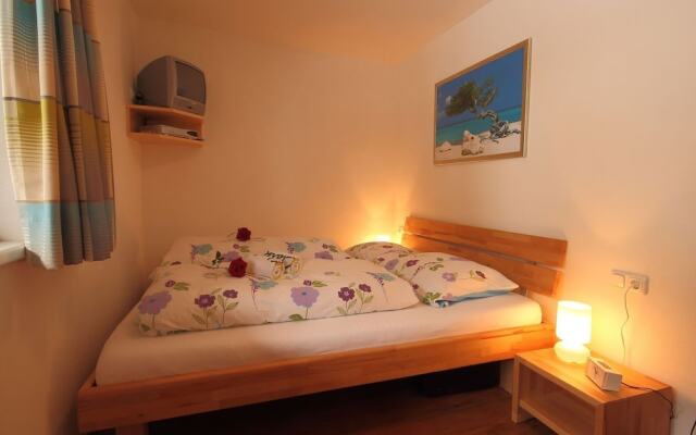 Boutique Apartment With Mountain View