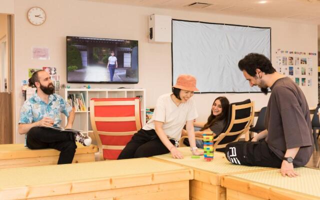 Wild Cherry Blossom-HOSTEL,TOKYO KOGANEI-