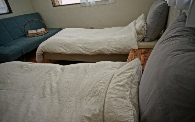 Tiny guest house mametora