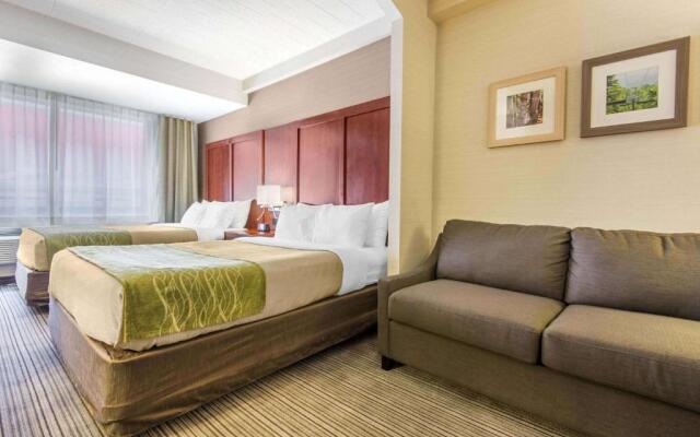 Holiday Inn Express Hotel andamp; Suites Collingwo