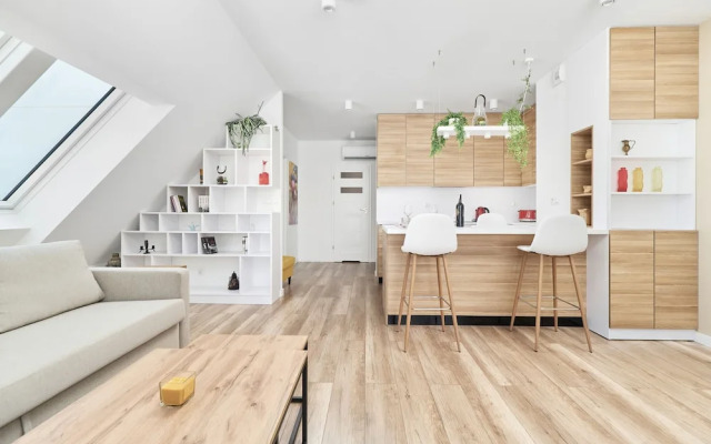 Exclusive Two-level Apartment by Renters