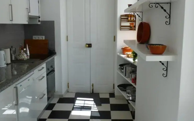 Goncalo Velho House