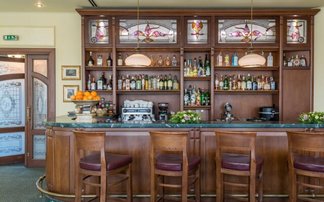 Crystal Palace Boutique Hotel