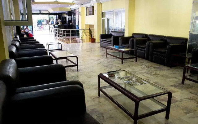 Ares City Hotel
