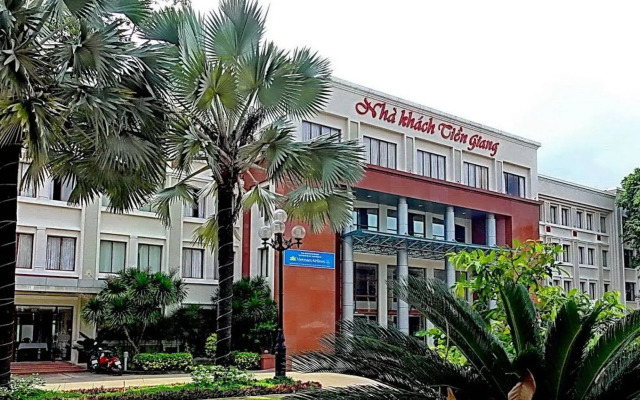 Nha Khach Tien Giang