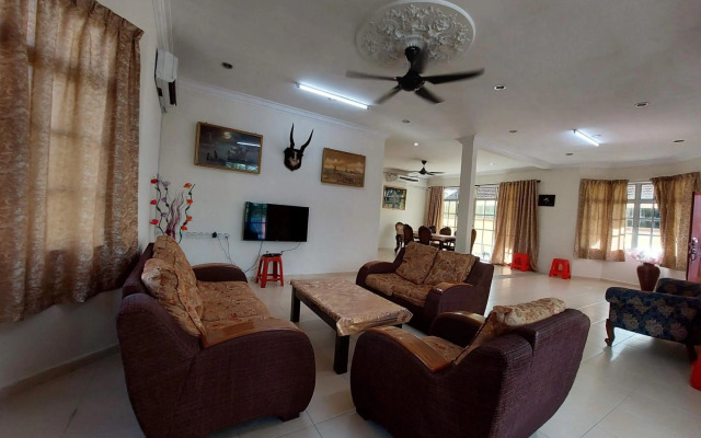 AL' Indara Bunglow Homestay Taiping