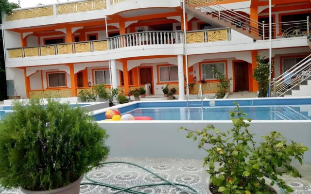 Palm Grove Saud Holiday Complex Hotel