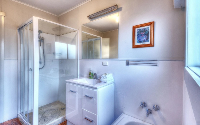 Cove Beach Apartment