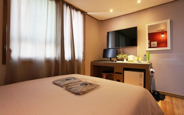 Yeongdeungpo Free Hotel