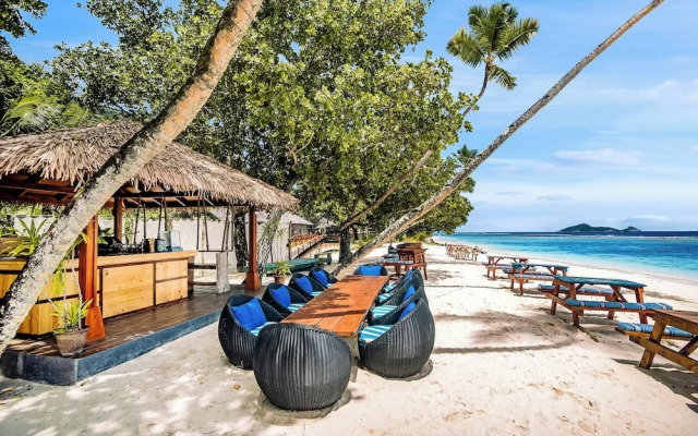 Labriz Silhouette Seychelles