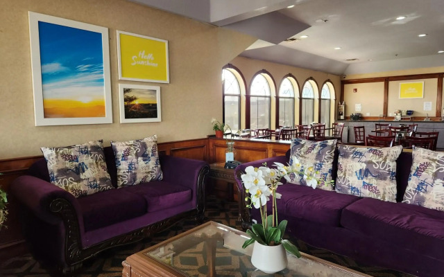 Days Inn & Suites by Wyndham Pasadena