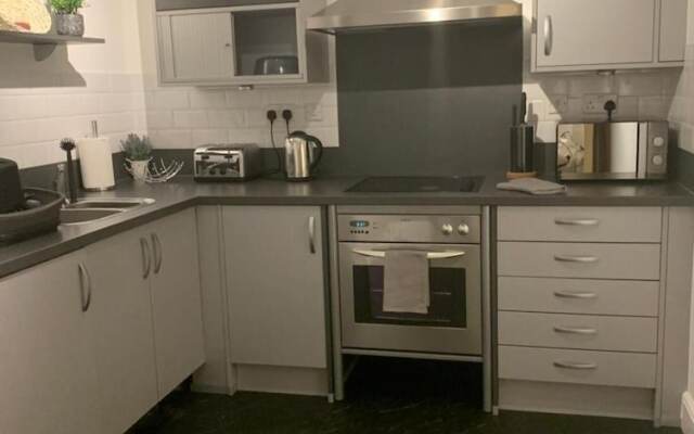 Absolute Stays At The Qube- Families Contractors Free Wifi Long Stay Discounts