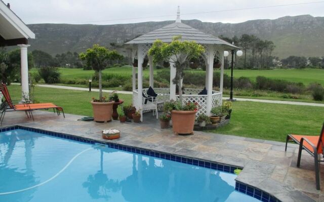 Mulligans Golf Lodge