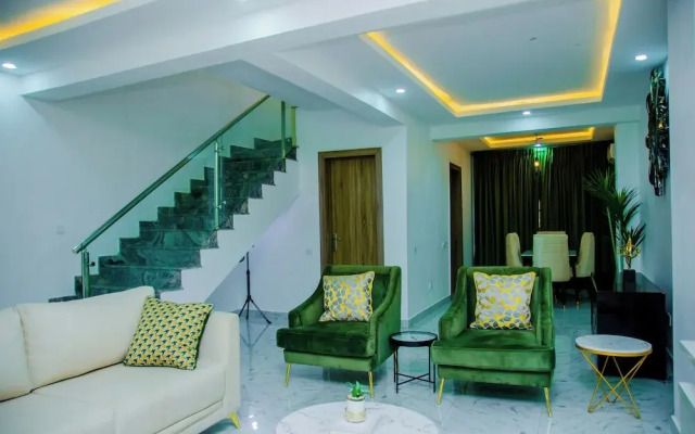 Old Bodija Ibadan - 3 Bedroom Home in a Private Gated Estate With 24 Hour Security & Power