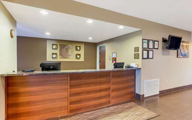 Comfort Inn & Suites Page at Lake Powell